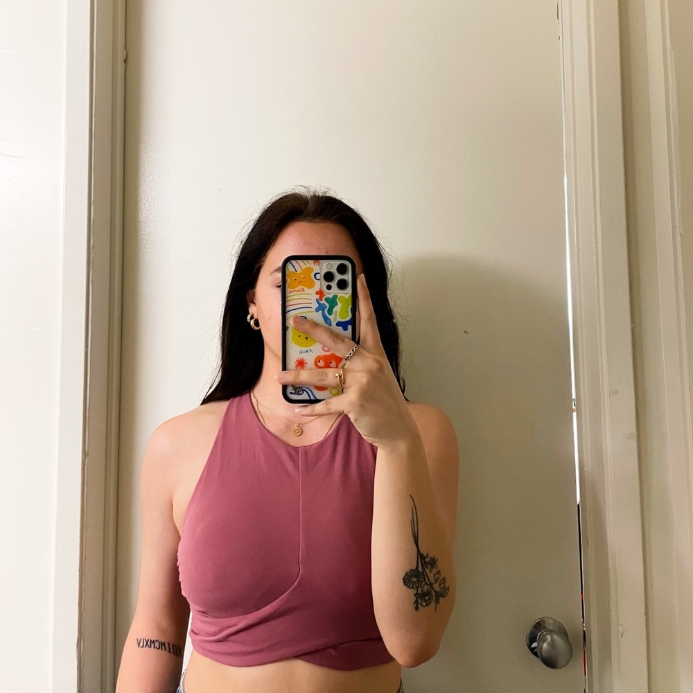 Lululemon high neck sports bra